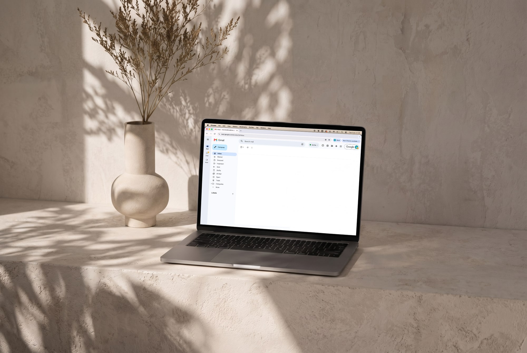 auré email design on a laptop